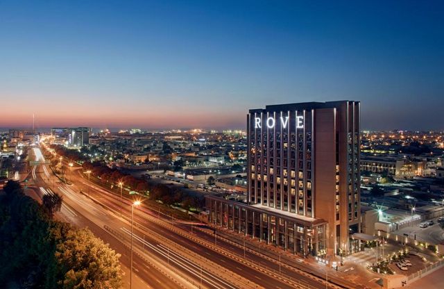 فندق روف تريد سنتر من افضل فنادق 3 نجوم دبي شارع الشيخ زايد الحاصلة على أعلى التقييمات.