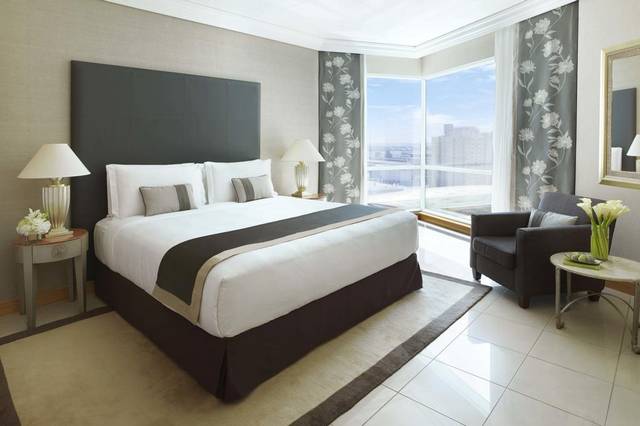 فندق الفيرمونت دبي من فنادق دبي خمس نجوم التي تقع في قلب المدينة.