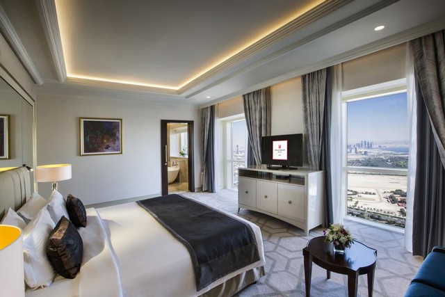 فنادق دبي شارع الشيخ زايد تنصيف 5 نجوم تُقدّم مجموعة مُتكاملة من الخدمات