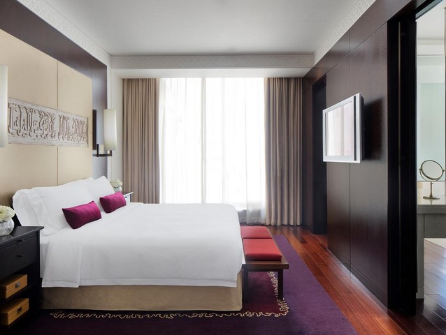 فندق ذا اتش دبي من افضل ففنادق دبي 5 نجوم شارع الشيخ زايد التي تقع بالقُرب من العديد من المعالم السياحية في دبي.