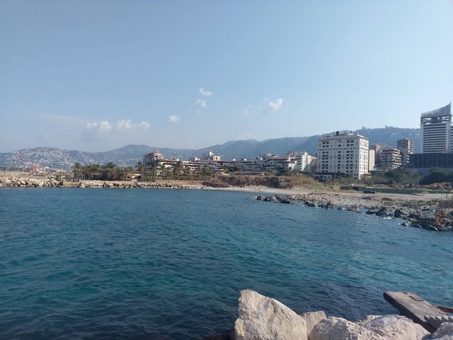 شواطئ بيروت