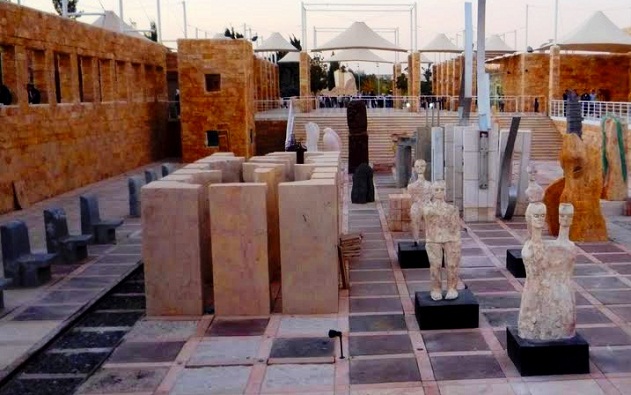 بعض معروضات القرية الثقافية في حدائق الملك حسين في عمان
