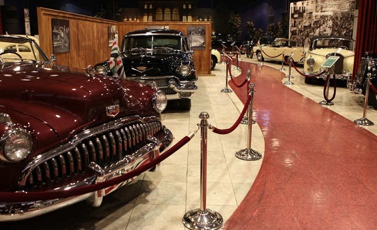 متحف السيارات الملكي في حدائق الملك حسين في عمان
