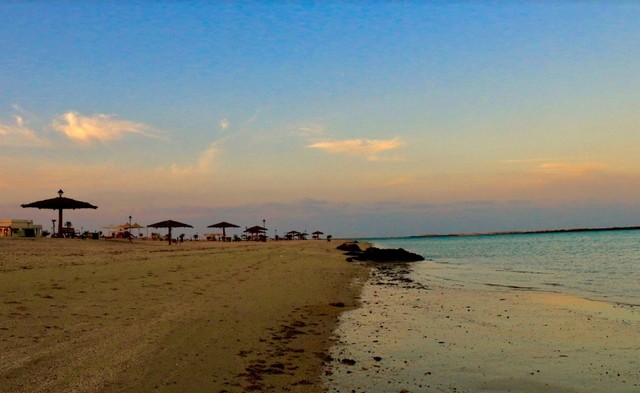شاطئ الخور قطر