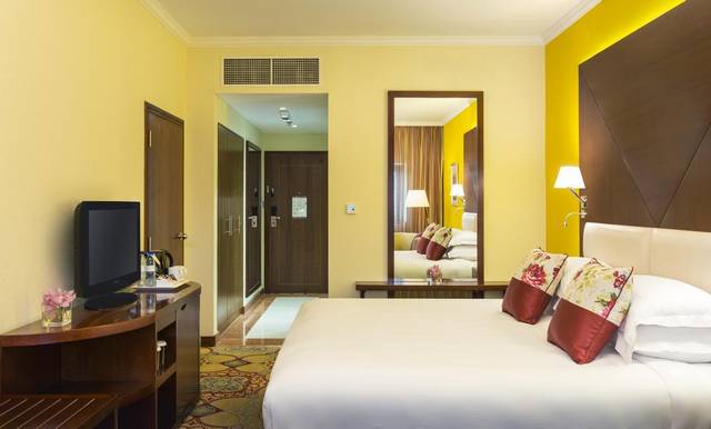 فندق كورال ديرة دبي يُعتبر من أفخم فنادق في شارع المرقبات دبي لموقعه الساحر