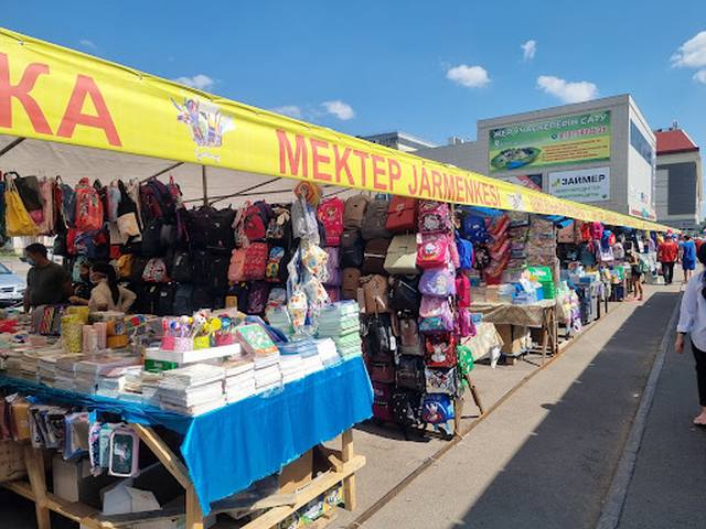 سوق بازار استاناليك في استانا