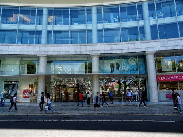 مركز تسوق أتريوم سالدانها لشبونة