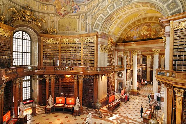 المكتبة الوطنية النمساوية في مدينة فيينا النمسا