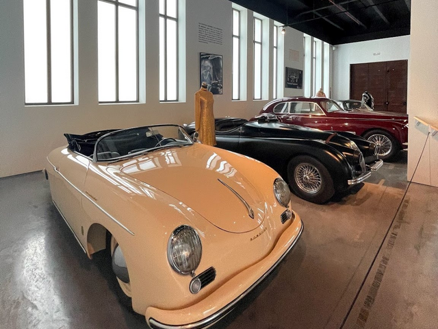 متحف ملقا   للسيارات 