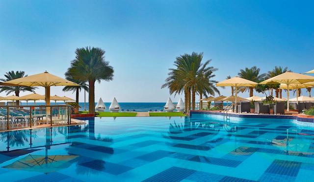 افضل فندق في عجمان على البحر هو فندق قصر باهي عجمان