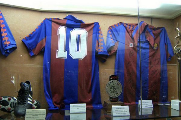متحف نادي برشلونة أفخم المتاحف الرياضية