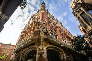 افضل 5 من فنادق برشلونة وسط المدينة 2023