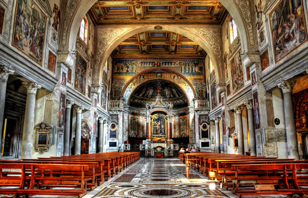 كنيسة سانتا ماريا في روما ايطاليا