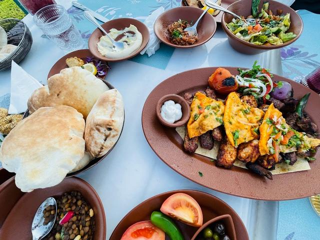 مطعم بيت التلة في قطر