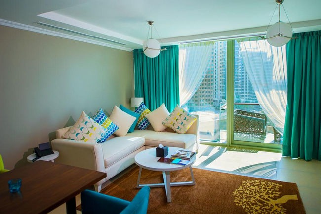 فنادق دبي المارينا تضم أرقى شقق ووحدات مُصممة بديكورات مُذهلة بألوان جميلة