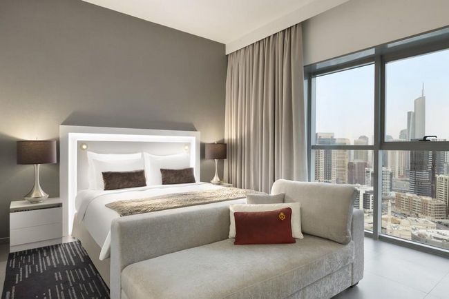  فندق دبي مارينا يمتلك إطلالة تُعتبر الأروع والأبرز ضمن فنادق المدينة
