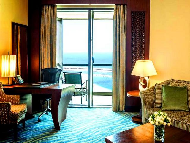 جميرا بيتش هوتيل دبي هو من افضل فنادق دبي التي تُلبّي احتياجات النزلاء.