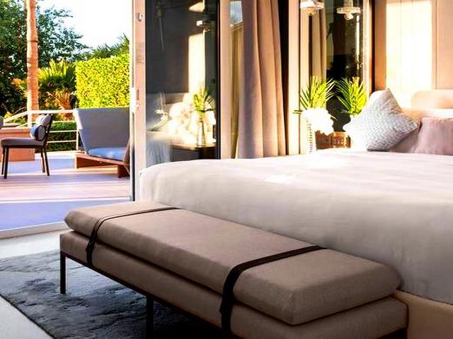 تتميّز غُرف فنادق دبي جميرا بيتش بمساحاتها الشاسعة.