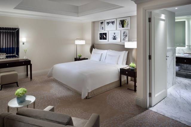  فندق العنوان بوليفارد يضم العديد من مرافق العناية بالصحة كالمسابح المُتنوعة جعلته افضل فندق بوليفارد دبي