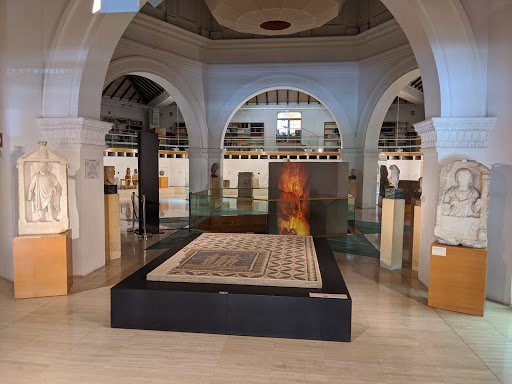 متحف كاتالونيا للآثار في برشلونة