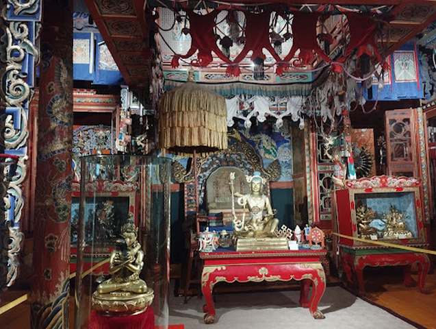 متحف تشويجين لاما في اولان باتور