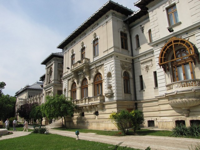 متاحف في بوخارست