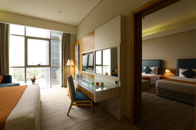 نُرشح لكم افضل فنادق ديرة دبي 4 نجوم لما تُقدمه من خدمات إقامة راقية وما توفره لنزلائها من مزايا 