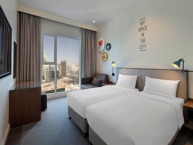 فندق روف دبي مارينا هو من فنادق مارينا دبي الأكثر ملائمة من ناحية الغرف المريحة والأسعار المناسبة.