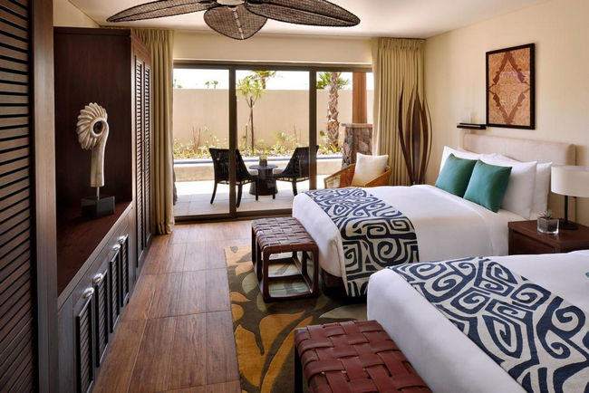تتميز غُرف فنادق دبي بارك ريزورت بإطلالة جميلة على المسبح