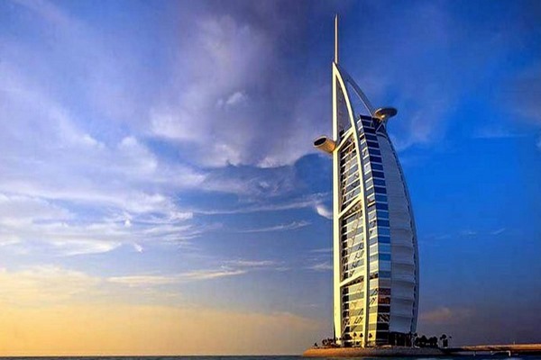 برج العرب من اشهر الابراج في دبي