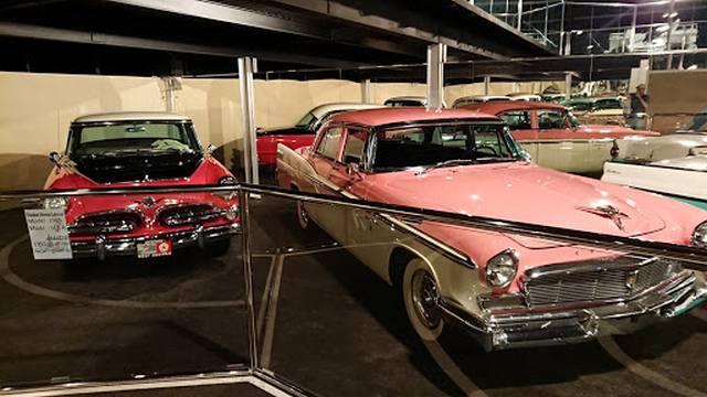 متحف السيارات ابوظبي