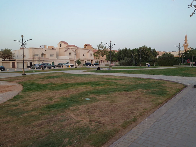 حديقة غرناطة الاولى الرياض