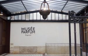 أفضل 5 أنشطة في متحف فراغونارد للعطور في باريس