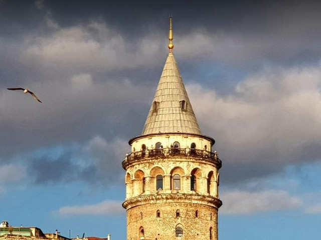برج غالاتا في اسطنبول
