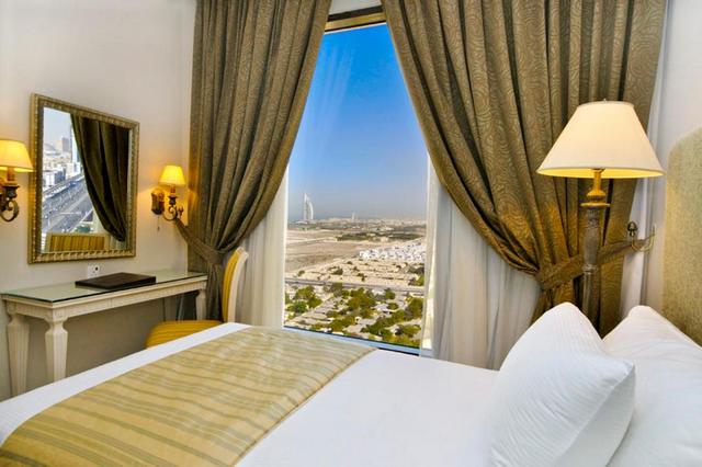 تقرير عن فندق جلوريا في دبي