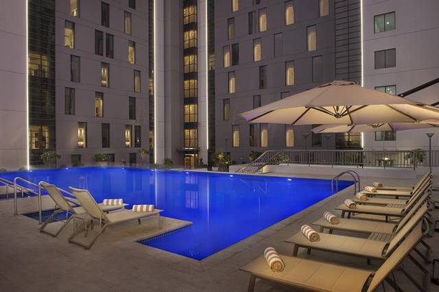 فندق هامبتون دبي افضل الفنادق للباحثين عن فريق عمل متعاون ومحترف
