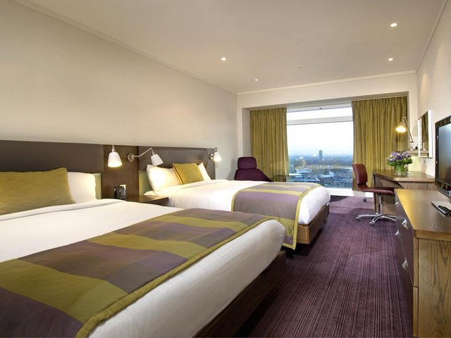 الغُرف الواسعة مع الإطلالات من فندق هيلتون لندن