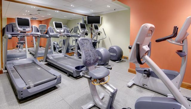 يوجد في موقع هيلتون لندن بادينغتون مركز للياقة البدنية مجهز بأحدث الاجهزة