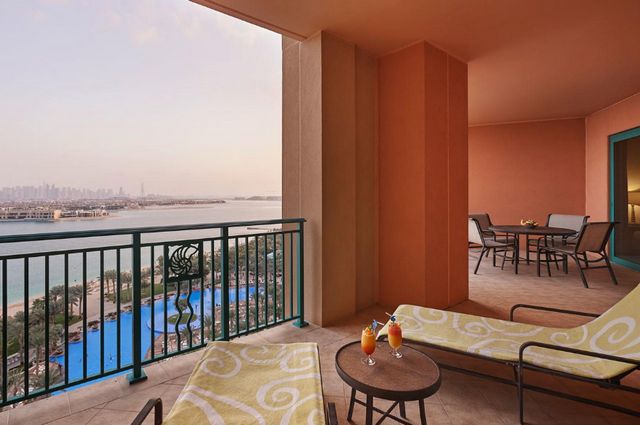 فندق أتلانتس من أشهر فنادق دبي مع مسبح خاص التي تحتوي على خدمات رائعة