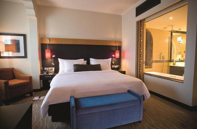 يُعد فندق موفنبيك بوابة إبن بطوطة من افضل الفنادق لضمها العديد من المرافق الترفيهية والخدمات المُميزة