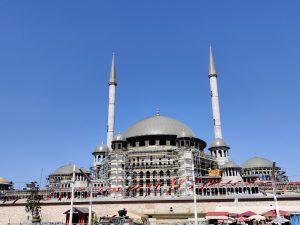 اجمل 3 من ميادين اسطنبول ننصحك بزيارتها