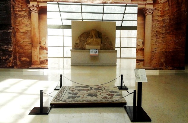 قطع الفسيفساء في متحف الآثار الأردني في عمان