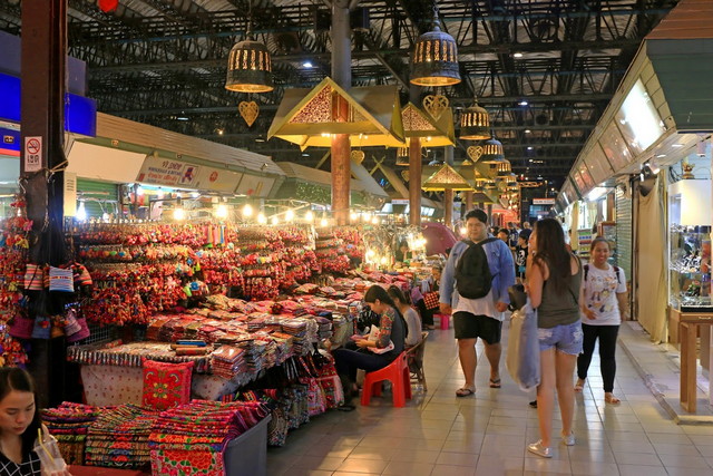 التسوق في شنغماي