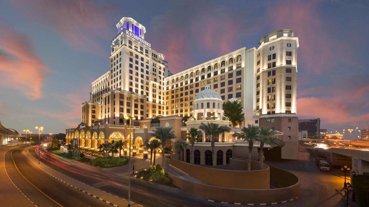 فندق كمبنسي دبي الامارات مول من افضل فنادق دبي