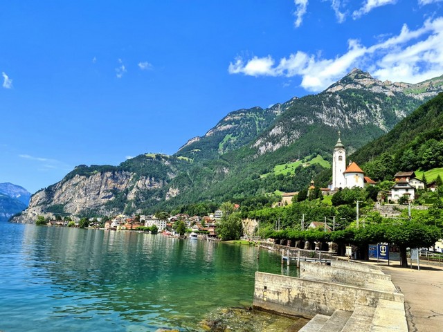 البحيرات في سويسرا