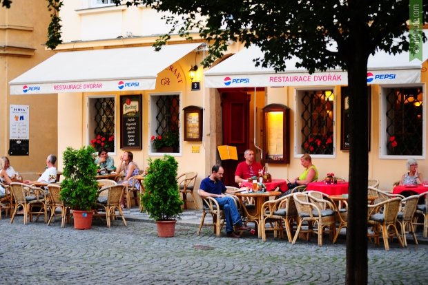 مطاعم قرب جدار لينون في براغ