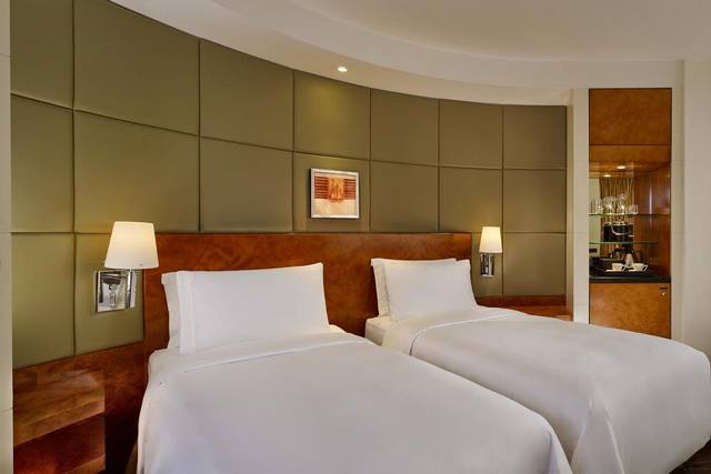 يتميّز فندق شيراتون بارك بموقع مُميّز وفريق عمل محترف بين اجمل فنادق لندن
