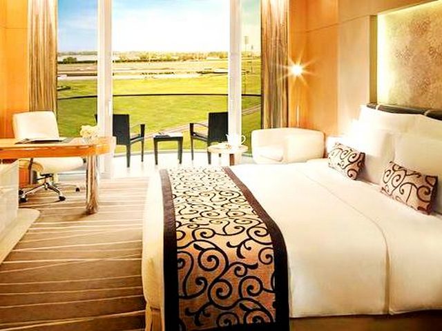 تُعد افخم الفنادق في دبي من فنادق الامارات التي تستحق التجربة بفضل خدماتها الفندقية الممتازة
