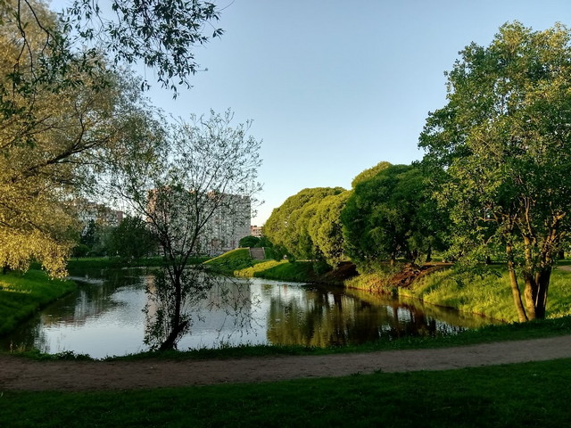 حديقة مالينوفكا في سانت بطرسبرغ