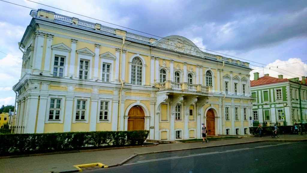 قصر منشكوف 